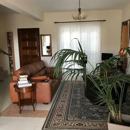 Private In 5 Peyia